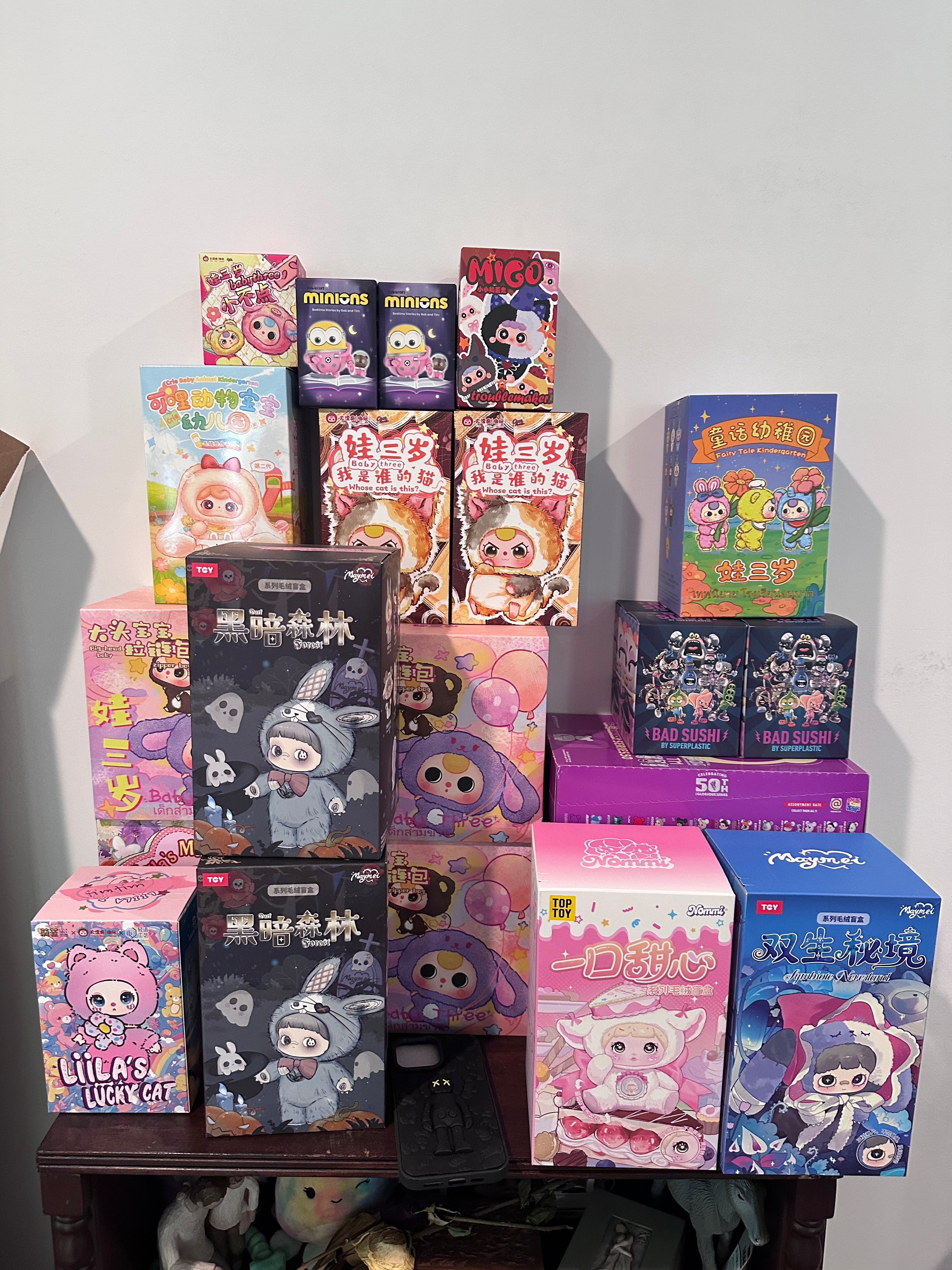 Blind boxes Toys and Plush dolls