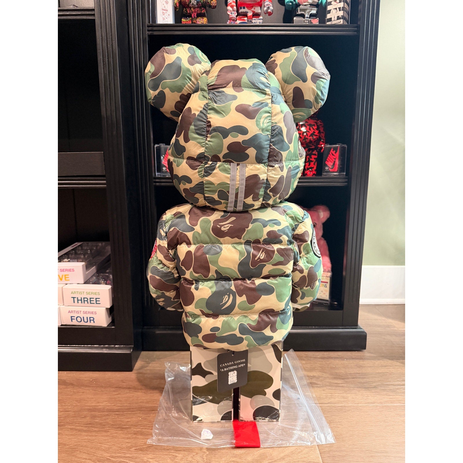 Bearbrick BAPE(R) x Canada Goose Shark 1000%