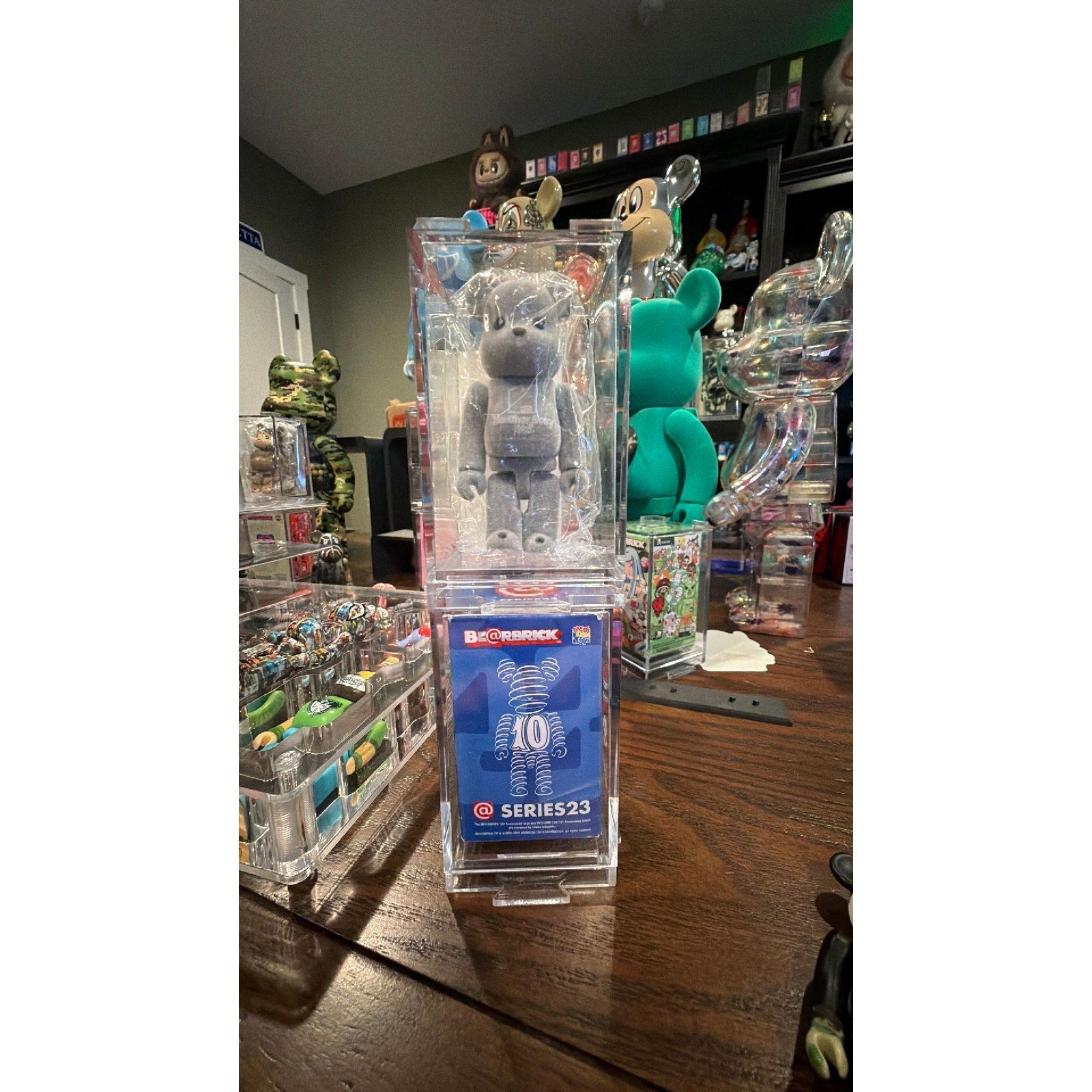 Bearbrick series 23 Artist secret flocky