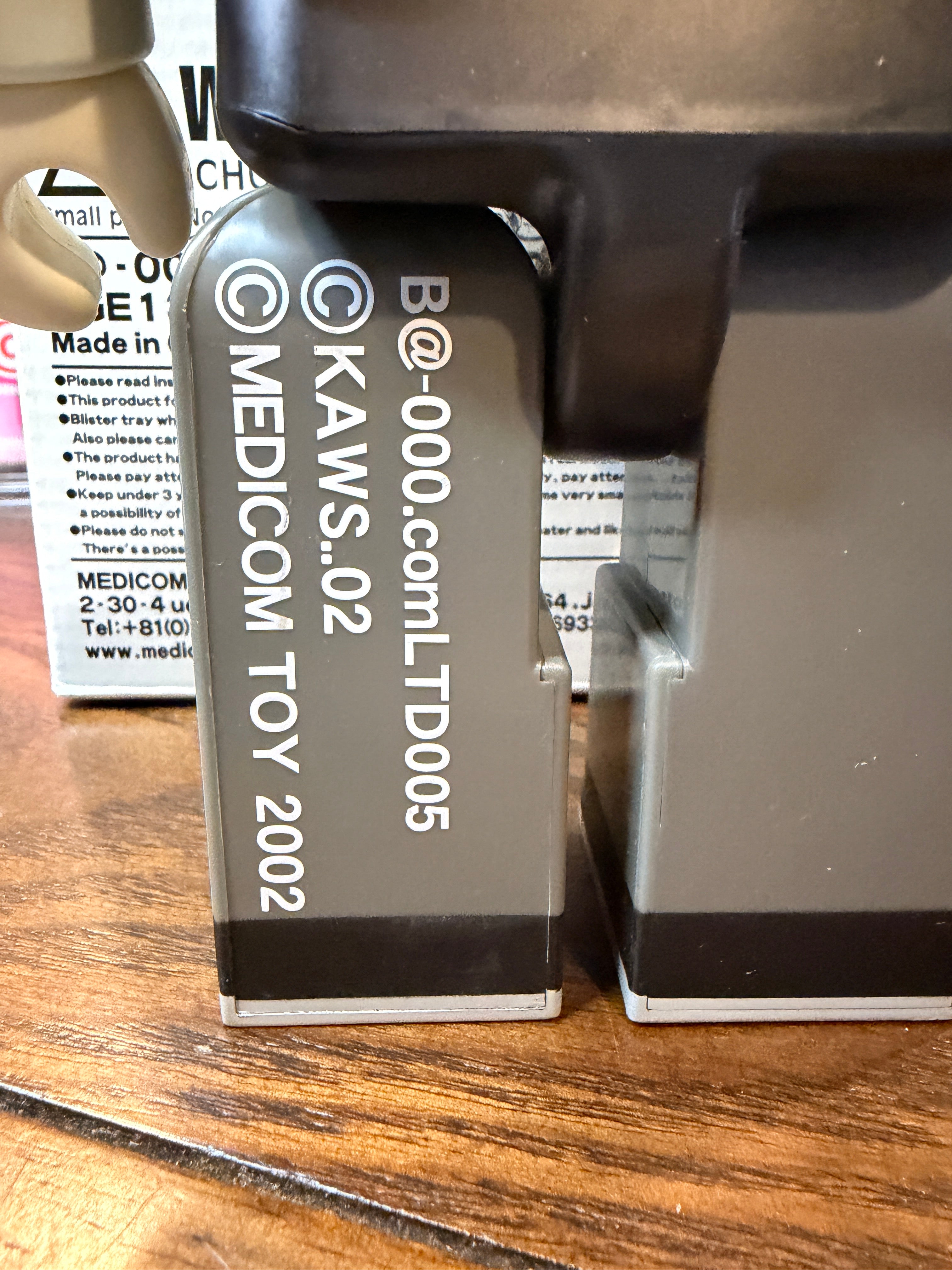 KAWS 400% Bearbrick 2002