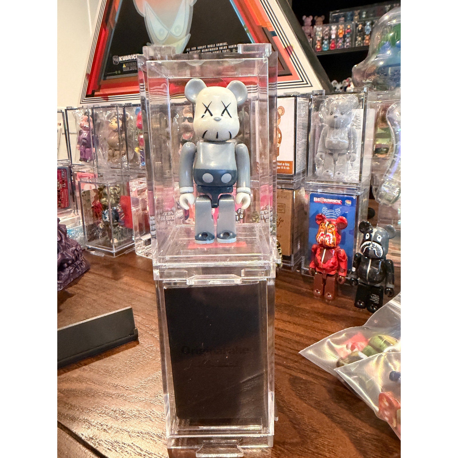 Bearbrick 2006 KAWS Orignal fake