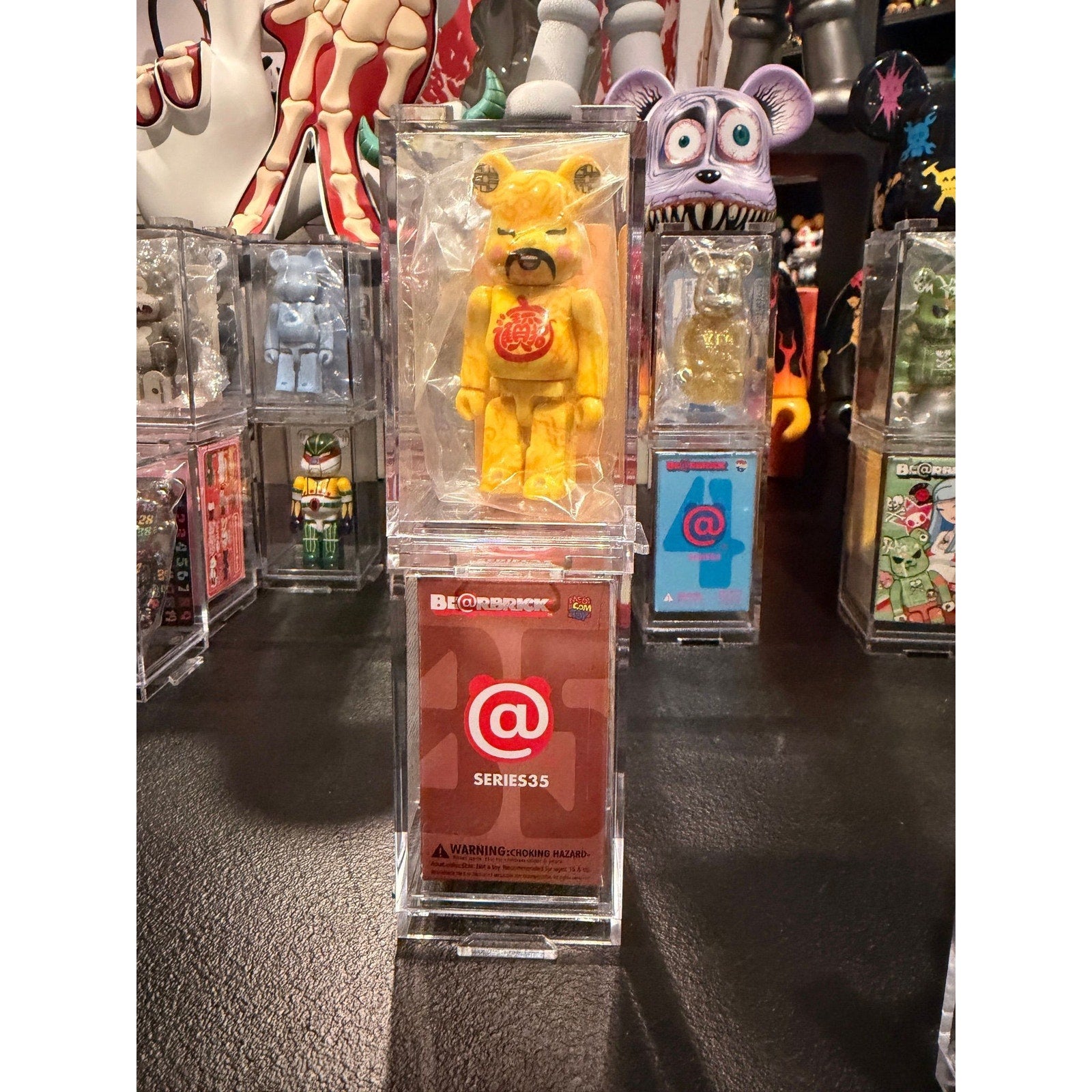 Bearbrick Series 35 Super secret 100% ACU