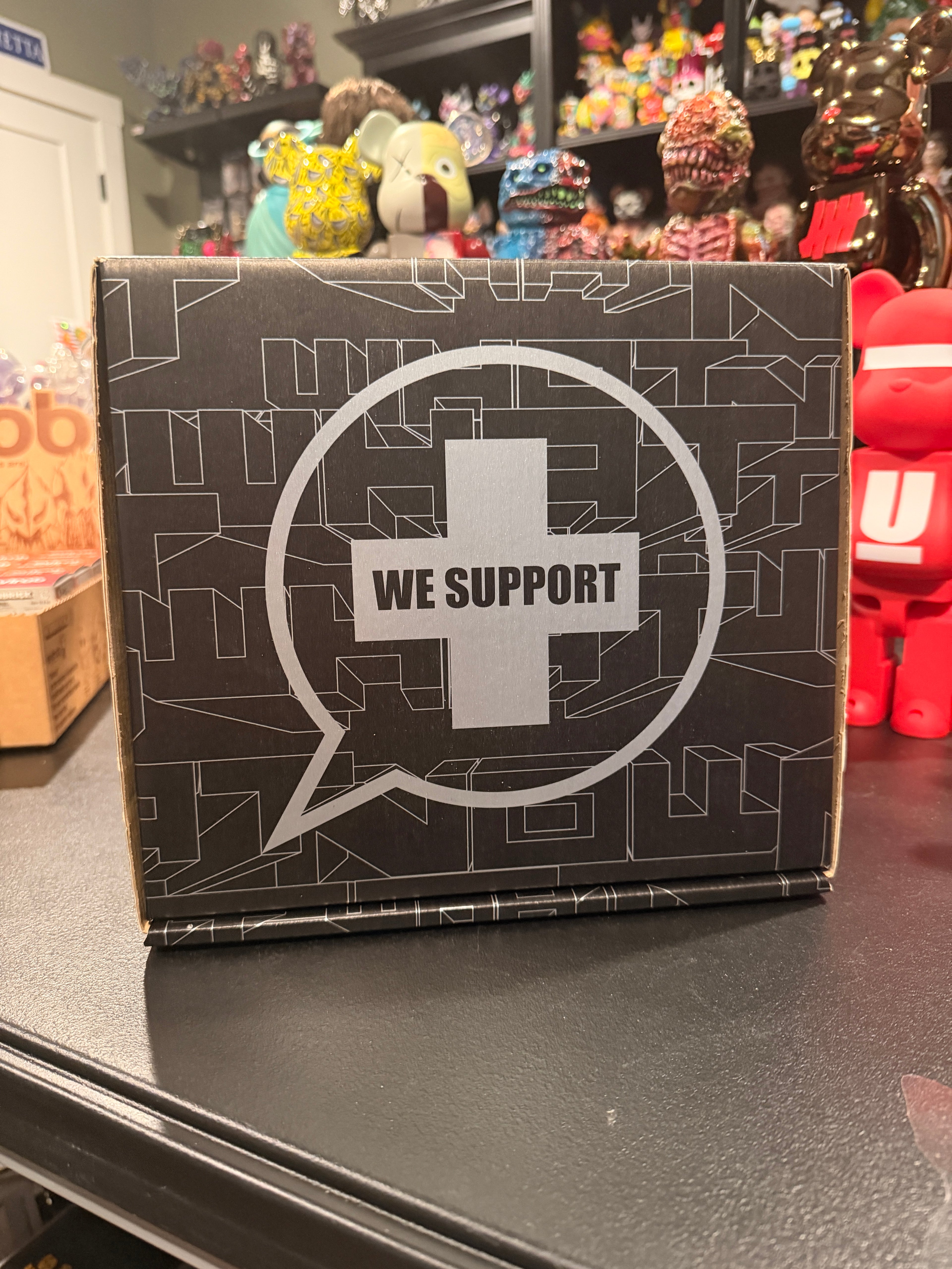 Rare WE Support Bearbrick set 100%