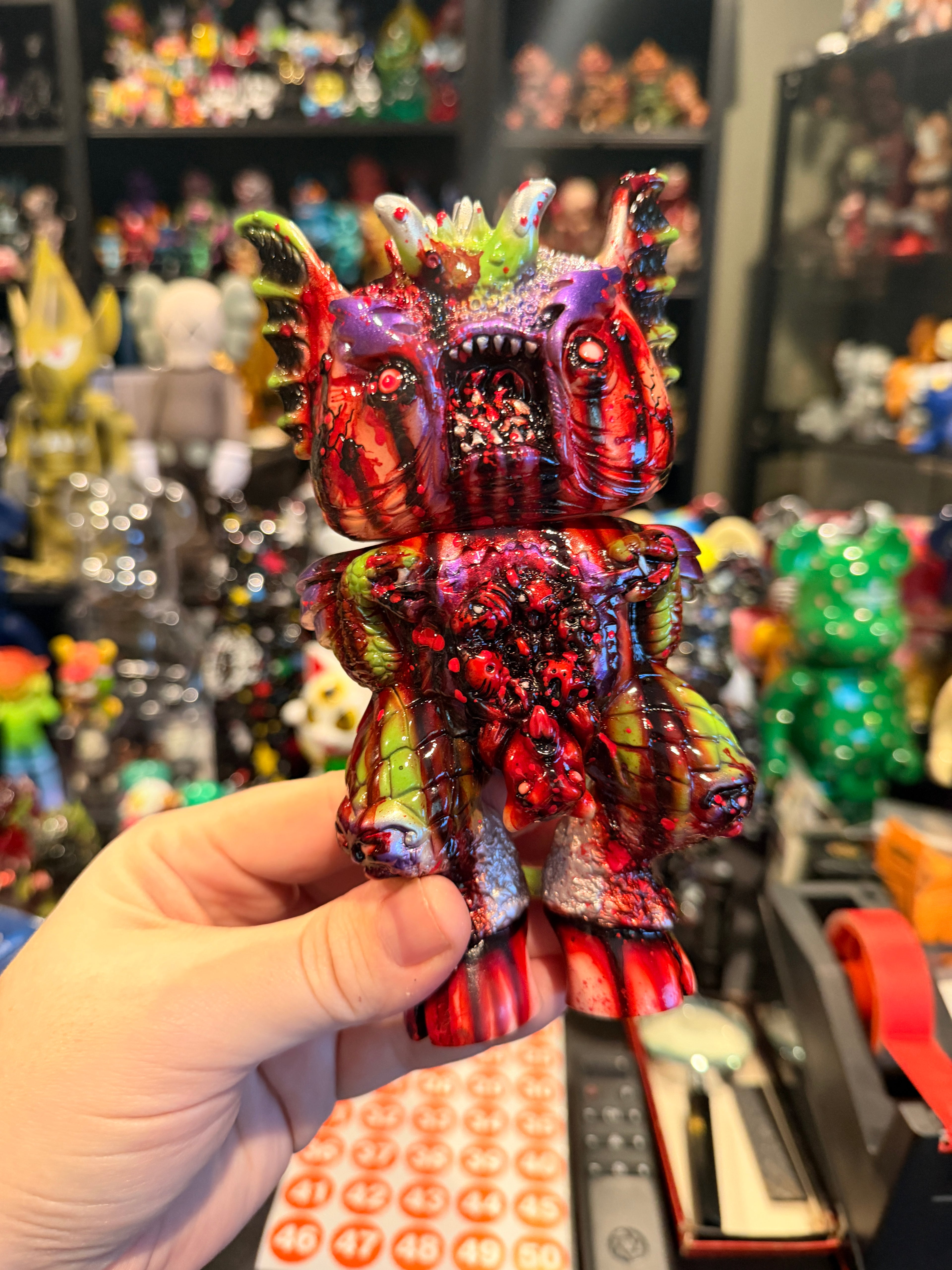 Naomi Knoff x Topher toys Lo Morrtt