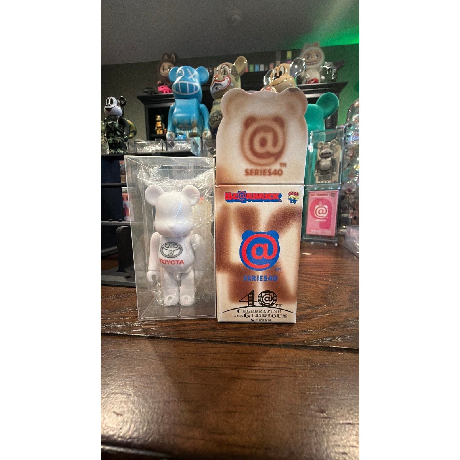 Bearbrick series 40 Toyota Secret  100%