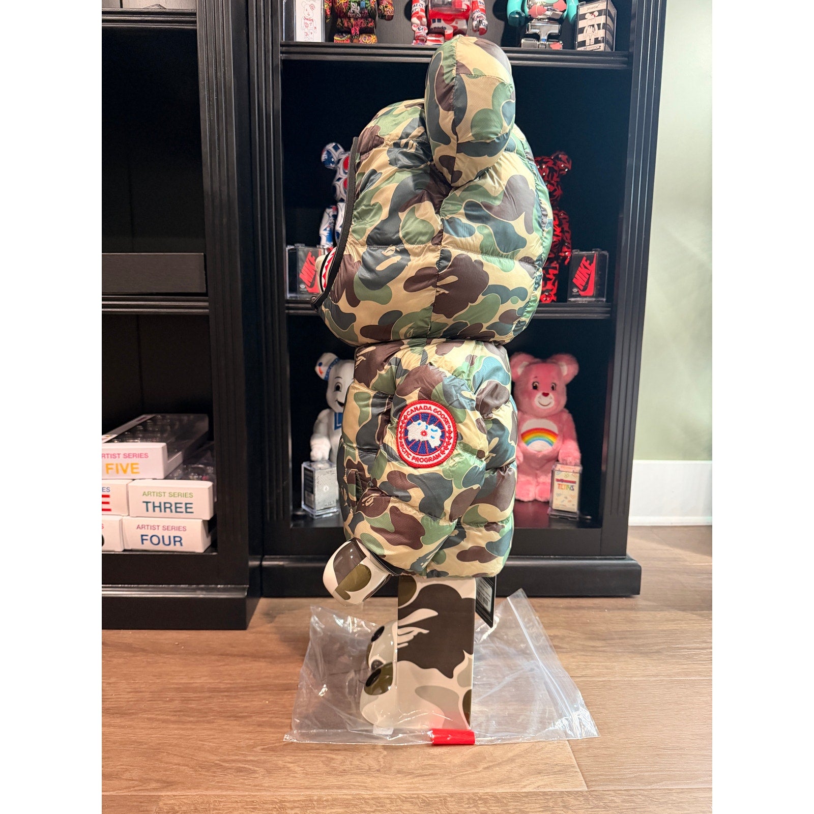 Bearbrick BAPE(R) x Canada Goose Shark 1000%
