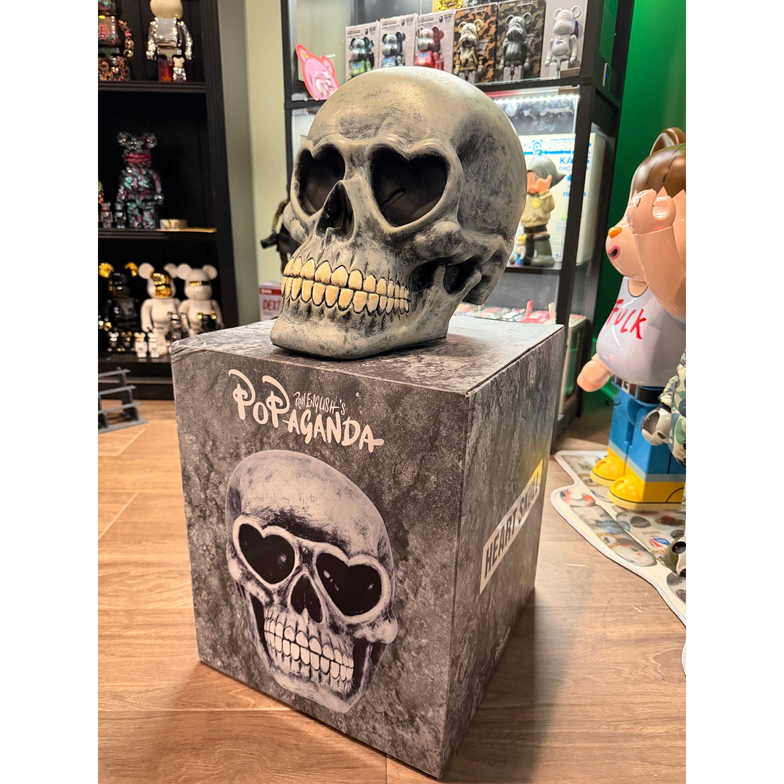 Collectorsmates x Ron English Popaganda Heart Skull Statue Mindstyle Exclusive