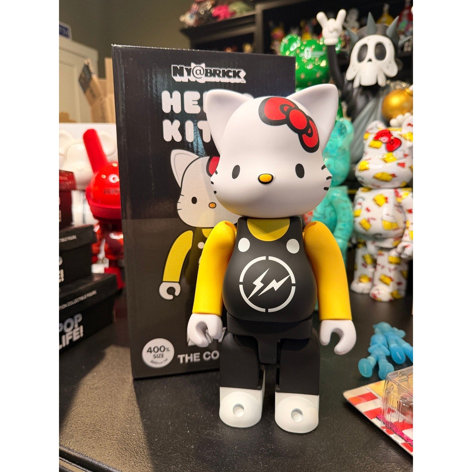 NY@BRICK 400% THE CONVENI HELLO KITTY BLACK FRAGMENT-DESIGN