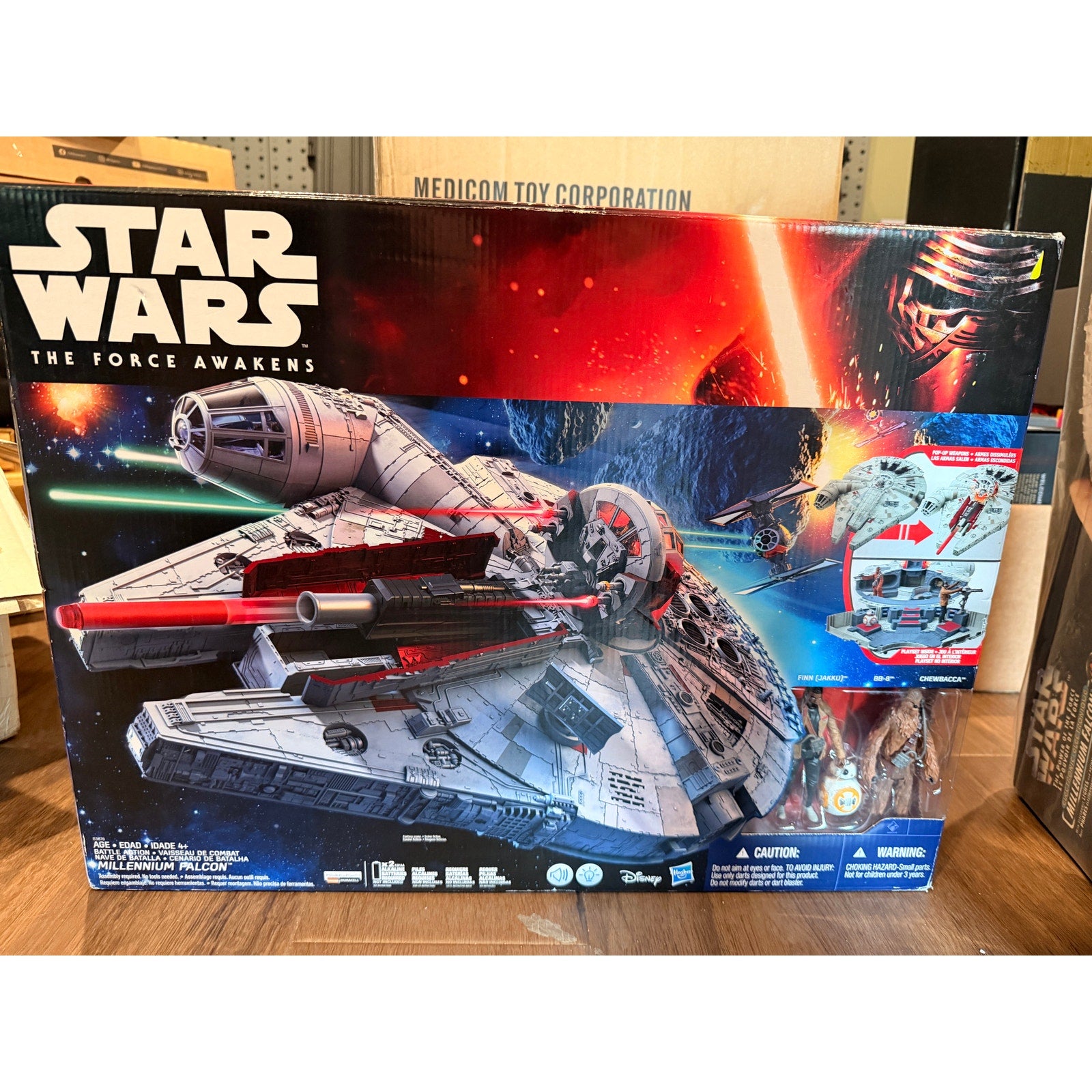 Star Wars The Force Awakens Battle Action Millennium Falcon Space Ship - B3678